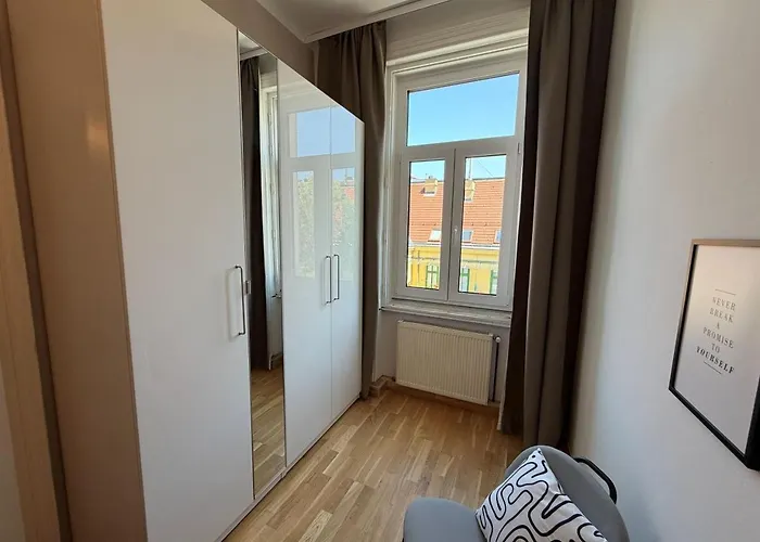 Edle Altbauwohnung Free Parking Garage * Wenen